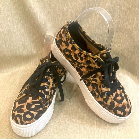 STEVE MADDEN SZ 7 Emmi Animal Print Chunky Sole  Canvas Lace Up Sneakers - Picture 2 of 10